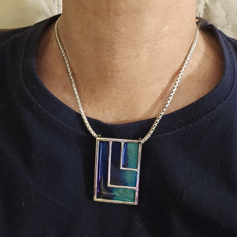VTG Chico's Modernist Geometric Enamel Pendant Necklace Silver Tone Blue Green